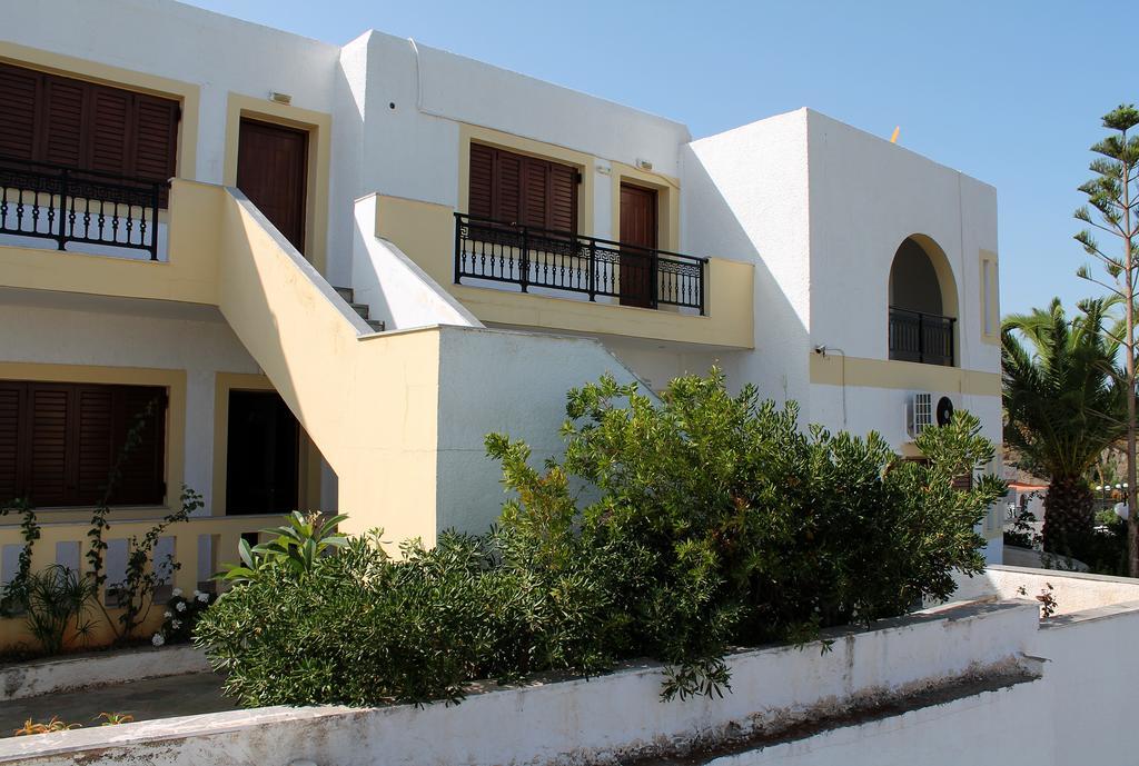 Flamingo Apartments Палекастрон Екстериор снимка