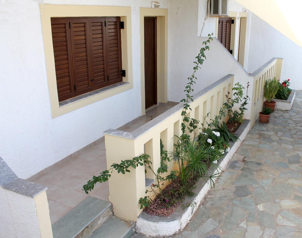 Flamingo Apartments Палекастрон Екстериор снимка