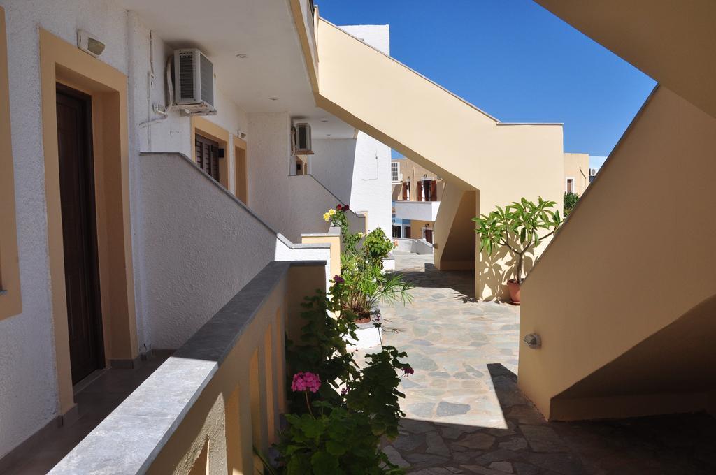 Flamingo Apartments Палекастрон Екстериор снимка