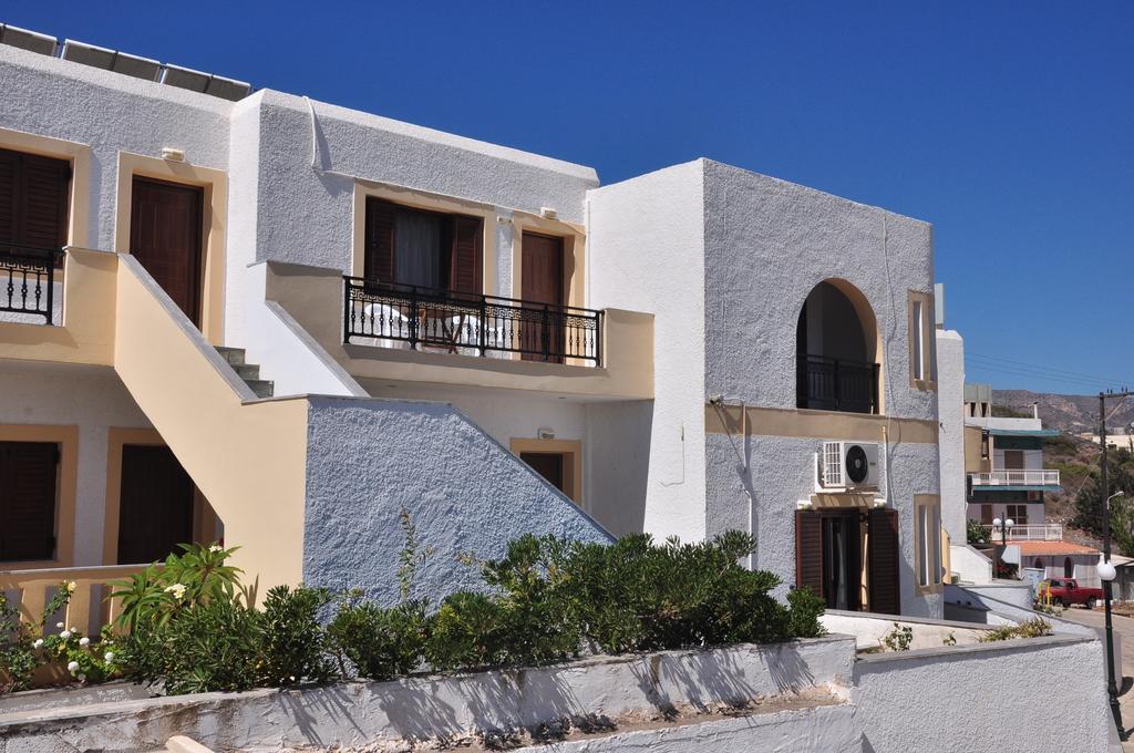Flamingo Apartments Палекастрон Екстериор снимка