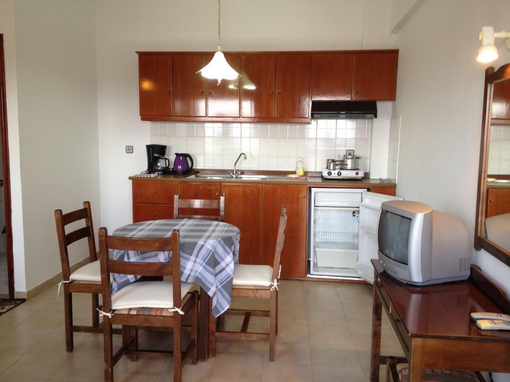 Flamingo Apartments Палекастрон Екстериор снимка
