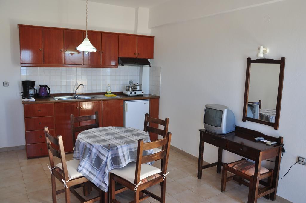 Flamingo Apartments Палекастрон Екстериор снимка